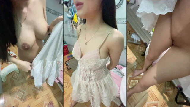 Em thay đồ đi chơi tí mà anh cũng quay